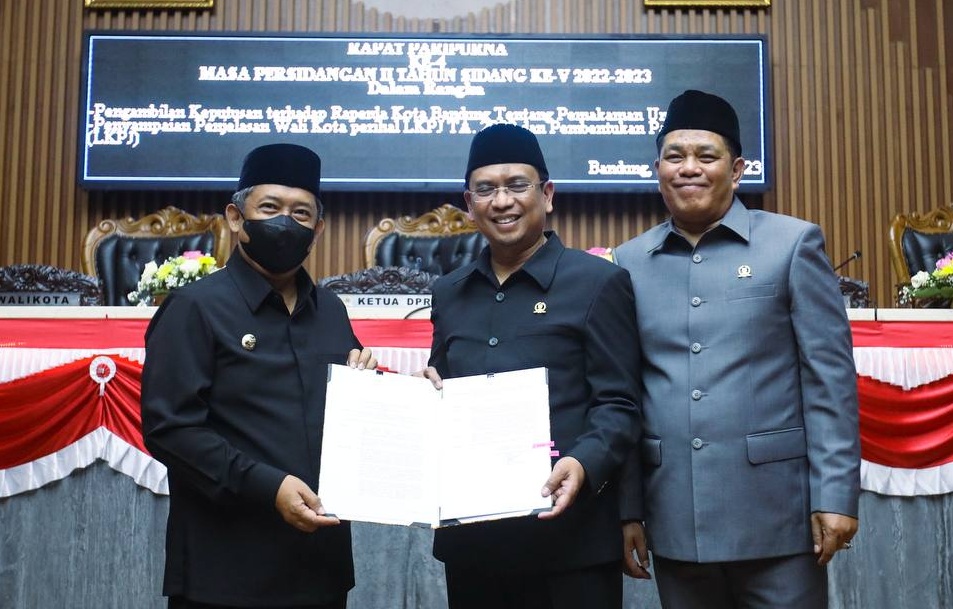 DPRD Kota Bandung Setujui Raperda Pelayanan Pemakaman Umum