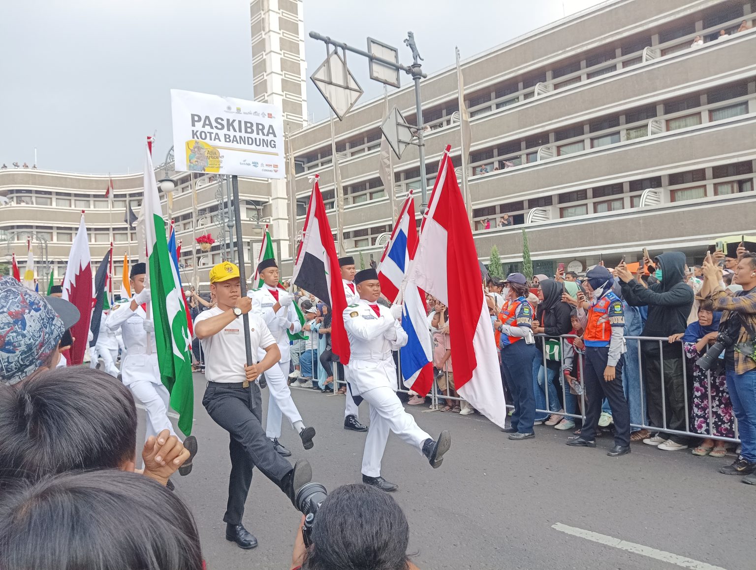 Parade dalam Asia Africa Festival 2023 (Rizki Oktaviani/ Prolitenews).
