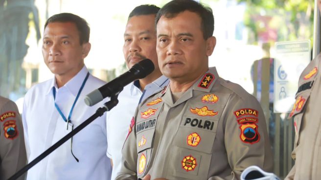 Polda Jateng menetapkan 11 anggota sebagai tersangka atas kasus tahanan tewas di Polresta Banyumas.