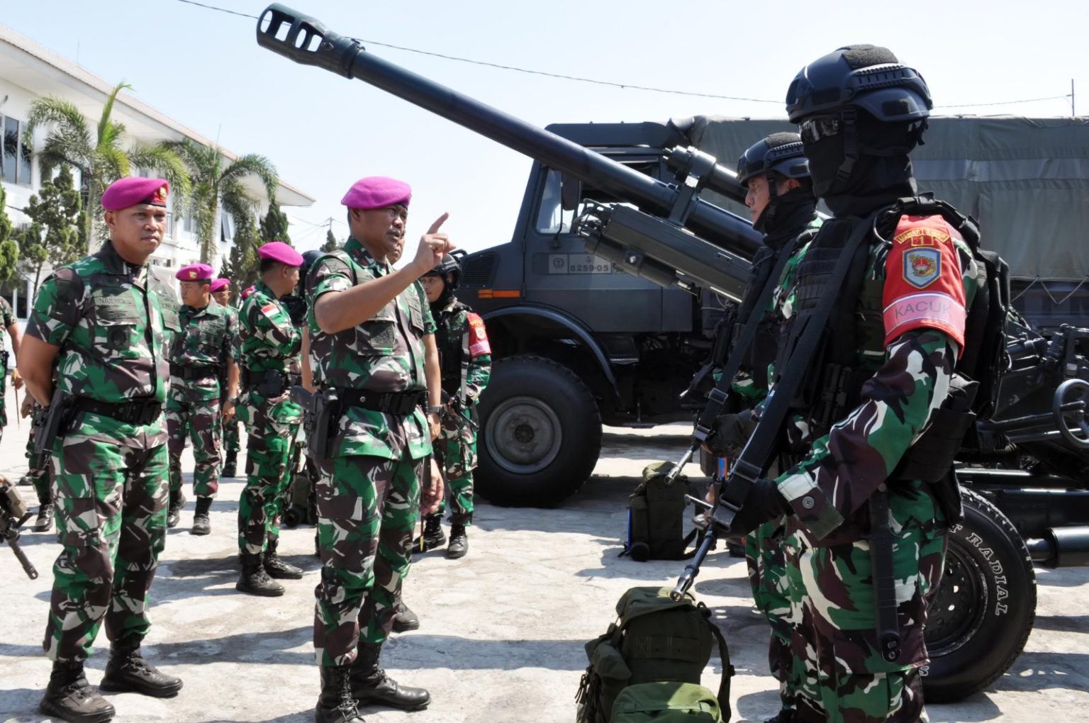 Anggota Militer sedang mempersiapkan untuk Latihan Bersama dalam Super Garuda Shield 2023 (peloporwiratama.com)