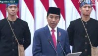 Jokowi menyampaikan kenaikan gaji untuk PNS, TNI-Polri dan Pensiunan mulai tahun 2024 (Kompas).