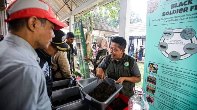 dampak Kebakaran TPA Sarimukti, warag diharuskan kelola sampah