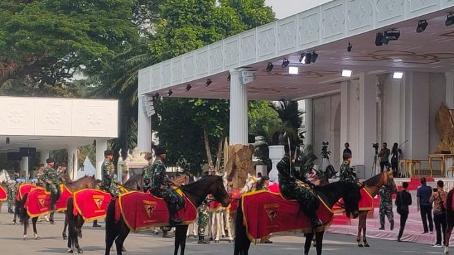 Gladi kotor yang dilakukan di Gedung Istana negara untuk mempersiapkan upacara HUT RI ke-78 yang akan berlangsung beberapa hari lagi (kompas.com).