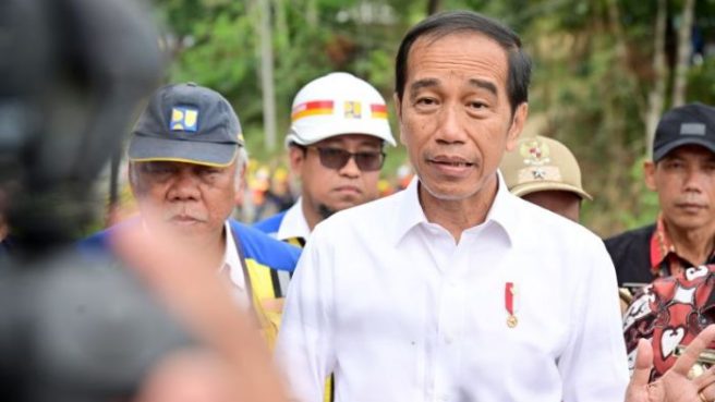 Jokowi mengkritisi ramainya masalah TikTok Shop (BPMI Setpres).