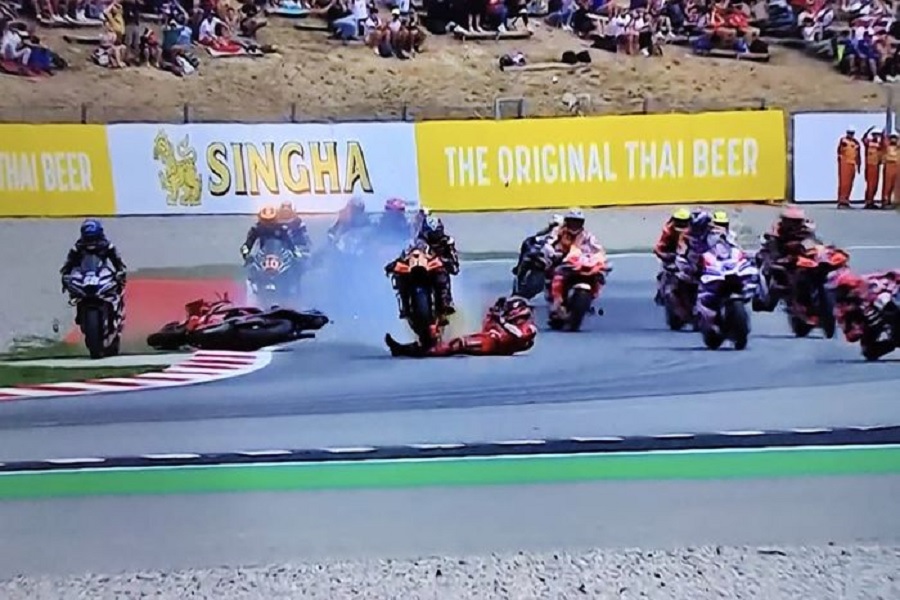 Kecelakaan di MotoGP Catalunya 2023, mengakibatkan kaki Bagnaia terlindas.