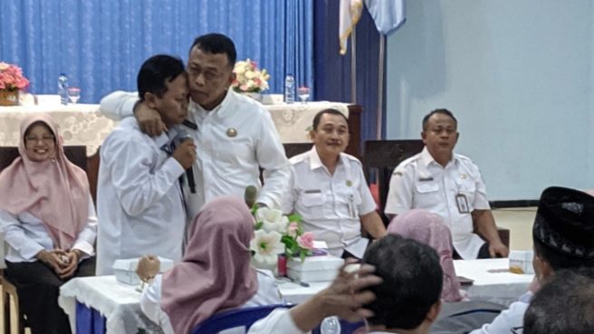 Kepala sekolah SMPN 1 Ponorogo mengundurkan diri imbas viralnya penarikan sumbangan (TV One).