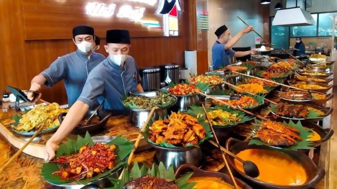 Kuliner Nasi Kapau yang ada di Bandung (Instagram Nasi Kapau Uni Puti).