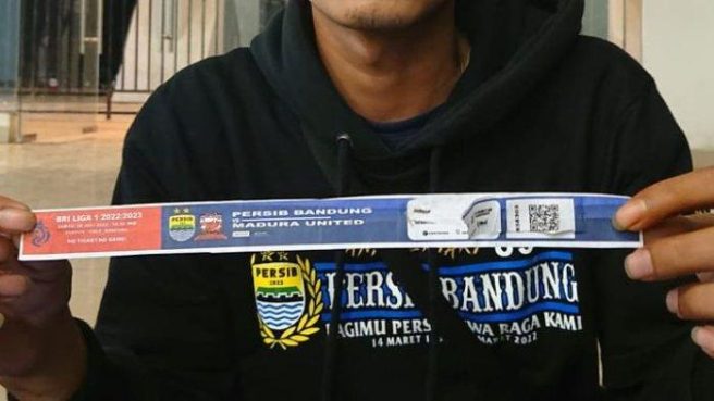 Tiket Ilegal Pertandingan Persib Bandung (Tribun Jabar).