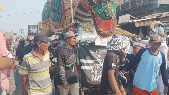 Tradisi Sedekah Laut di selenggarakan di Muara Mundi Kabupaten Cirebon (Rizki Oktaviani/ Prolitenews).