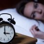 Bahaya kesehatan jika tidur larut malam (empowher.com).