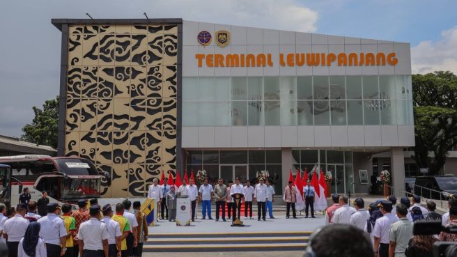 Terminal Leuwipanjang diresmikan Presiden RI Joko Widodo 1