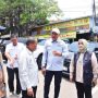 Anggota Komisi IV DPRD Jabar, Jajang Rohana (Putih Kanan) selepas sidak progres perbaikan Jalan di Jalan R.A. Kartini, Kota Bekasi (DPRD Kota Bekasi).