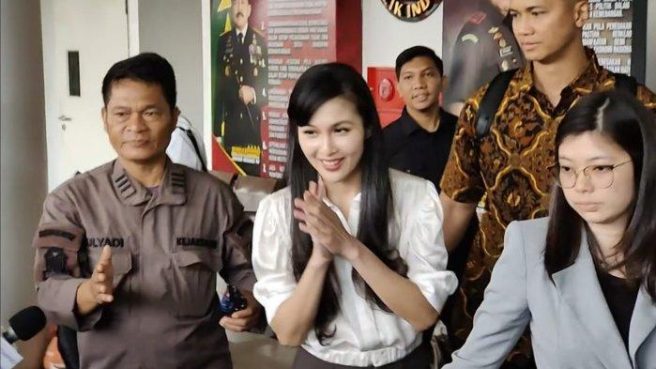 Sandra Dewi diperiksa Kejagung buntut kasus korupsi suaminya Harvey Moeis (Tribunnews).