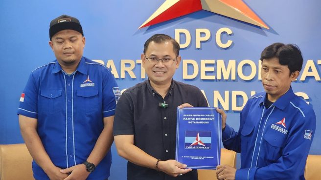 Arfi Rafnialdi Serahkan Formulir - Partai Demokrat - Pilwalkot Bandung