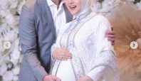 Syahrini dan Reino Barack umumkan kehamilannya ke 7 bulan (Instagram @princessyahrini).