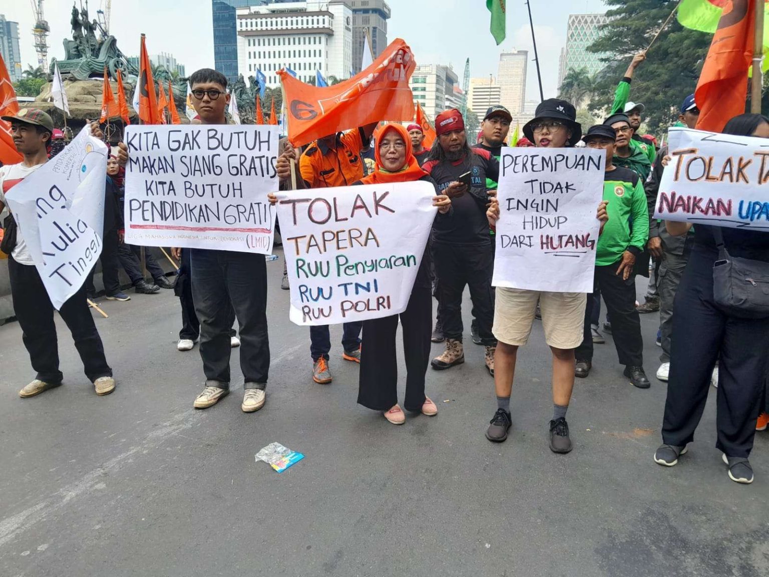 Aksi unjuk rasa buruh menolak berbagai kebijakan pemerintah program Tapera di kawasan Patung Kuda, Jakarta Pusat (RRI).