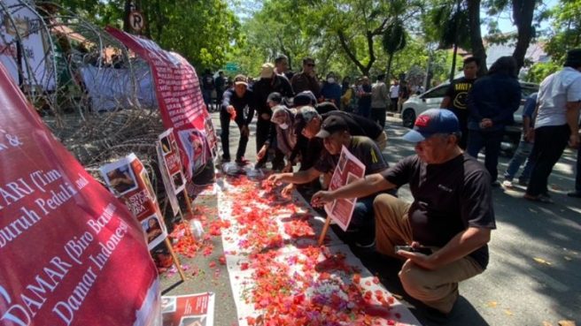 Aksi kumpul koin usai putusan bebas Gregorius Ronald Tannur (Kompas).