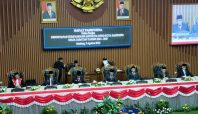 50 anggota dprd kota bandung di lantik