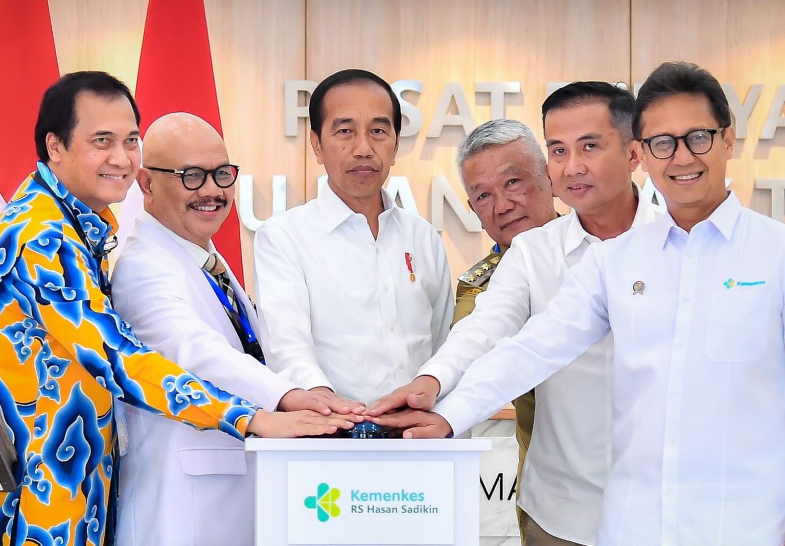 Pusat Pelayanan Kesehatan Ibu dan Anak RSHS diresmikan Jokowi