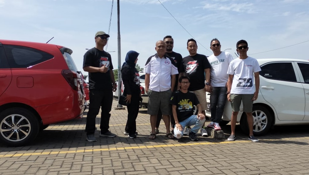 Touring merah putih