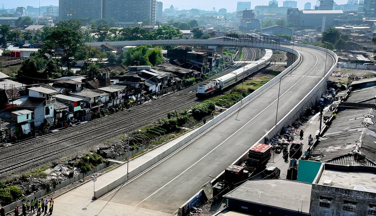 flyover ciroyom kembali dibuka - sempat ditutup