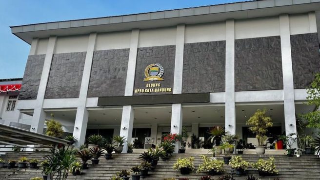 gedung dprd kota bandung - Ahmad Rahmat Purnama