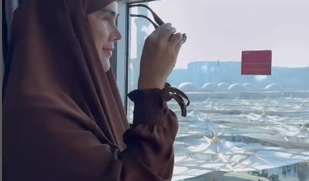 Isa Zega beri tanggapan atas kasus dirinya umroh bak perempuan (instagram @zega_real).