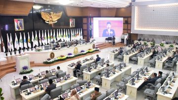 Rapat paripurna penetapan gubernur dan Wakil Gubernur Jawa barat Dedi Mulyadi dan Erwan Setiawan (dok DPRD Jabar).