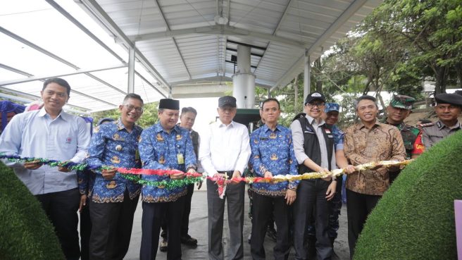 Penjabat Wali Kota Bandung Resmikan Operasional TPST Motah Bakul Agamis dan Pengiriman Perdana RDF Ke PT. Indocement (dok Pemkot Bandung).