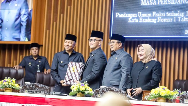 Usulan Raperda Pajak dan Retribusi Daerah, Pj Wali Kota Bandung Sampaikan Jawaban Atas Pandangan Fraksi (dok Pemkot Bandung).