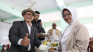 Ketua DPRD Jabar, Dr. H. Buky Wibawa, M.Si, bersama Wakil Bupati Bandung Terpilih, Ali Syakieb, menghadiri acara Tasyakur Dapur Makan Bergizi (dok).