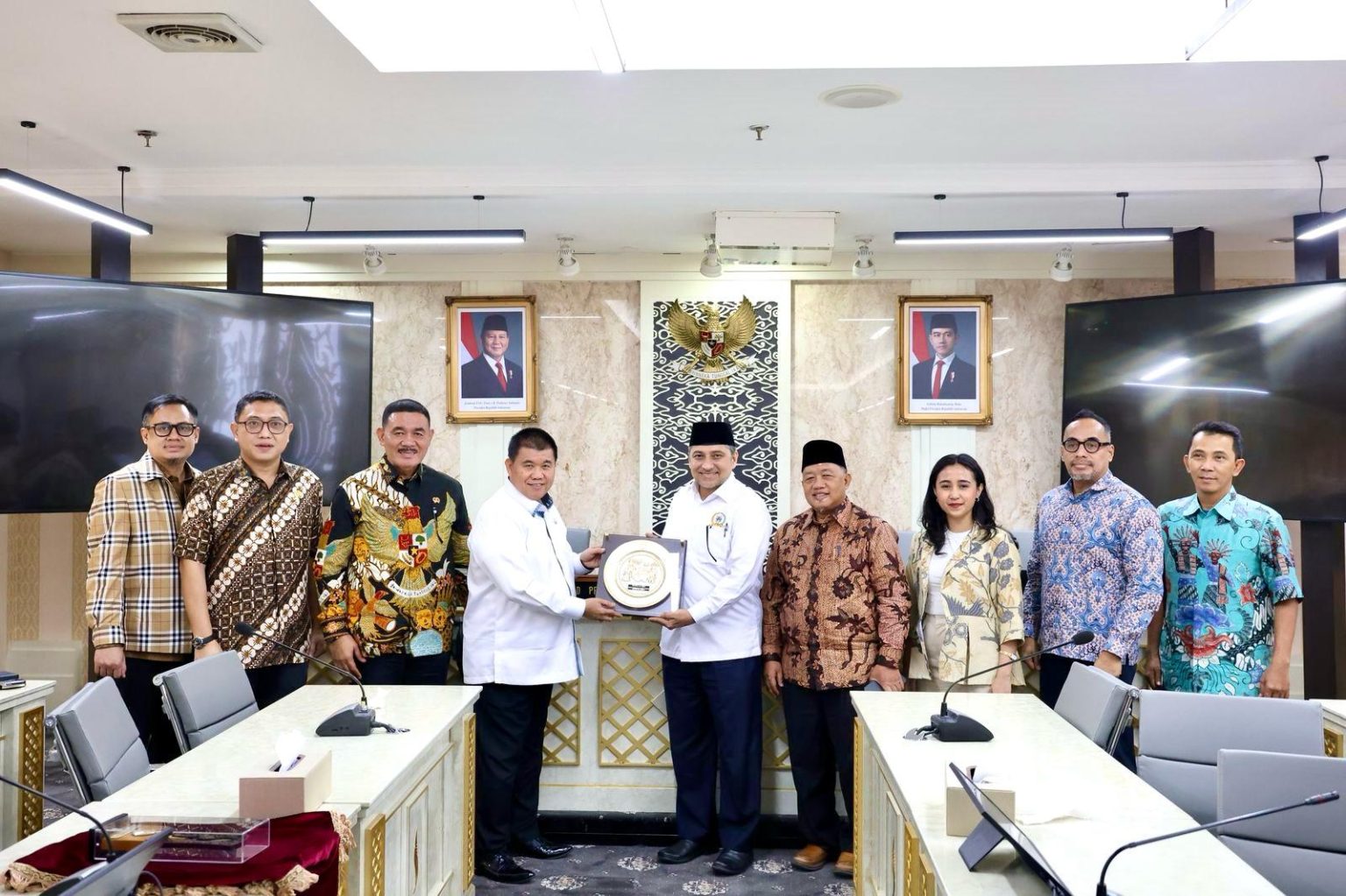 DPRD Provinsi Jawa Barat menerima kunjungan kerja dari Badan Pembentukan Perda (Bapemperda) Dewan Perwakilan Rakyat Daerah (DPRD) DKI Jakarta (dok DPRD Pro Jabar).