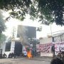 Demo Mahasiswa tolak RUU TNI di gedung DPRD Jawa Barat (Rizki Prolitenews)