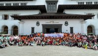 Jabar Berbagi Gala Asuh Anak Yatim & Dhuafa Bersama Land Rover  & Volkswagen 2025 (dok).