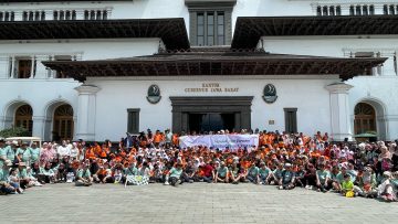 Jabar Berbagi Gala Asuh Anak Yatim & Dhuafa Bersama Land Rover  & Volkswagen 2025 (dok).