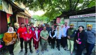 Ketua DPRD Kota Bekasi tinjau para korban yang terdampak banjir di Kota Bekasi (Melansir).