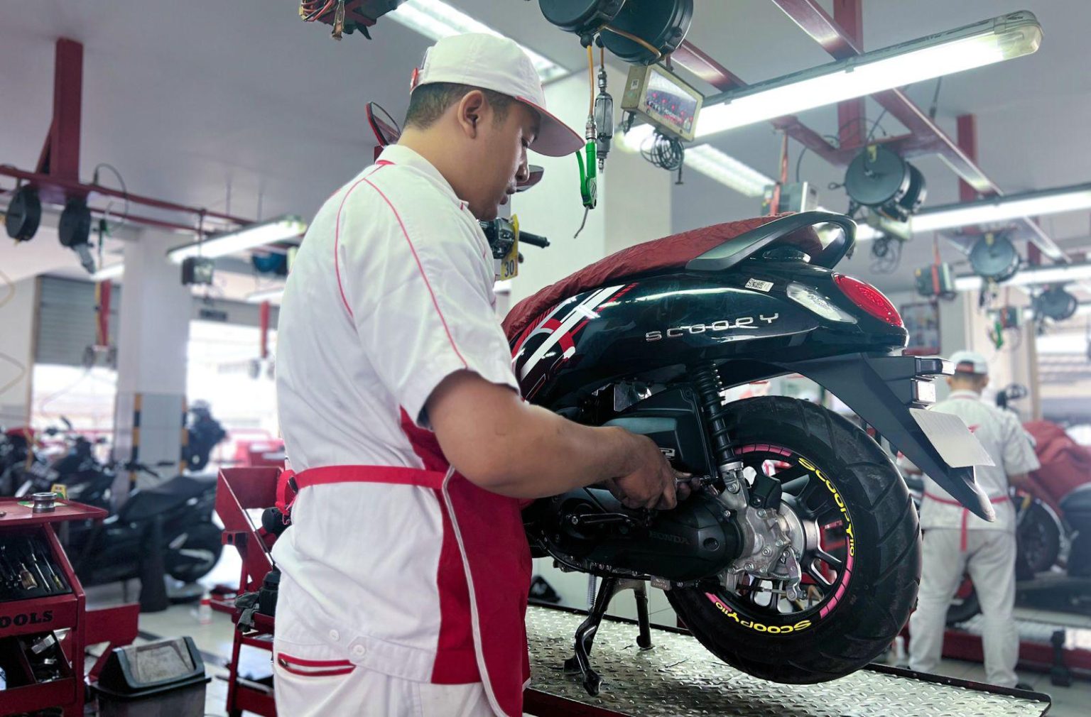 AHASS Hadirkan Promo Batik, Servis Lebih Hemat dan Ada Bonus-nya (dok Honda).