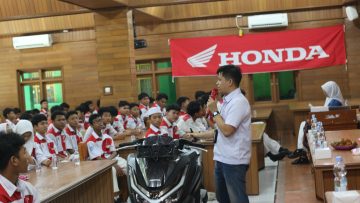 Astra Honda Berbagi Ilmu bersama SMK Bina Karya Mandiri 1 Bekasi (dok Honda).