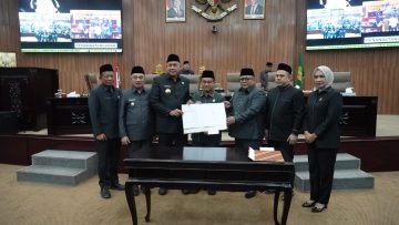 Rapat Paripurna DPRD Kota Bekasi Bahas Laporan Komisi Terkait LKPJ Kepala Daerah Tahun 2024 dan Penandatanganan Kesepakatan Persetujuan Raperda (dok DPRD Bekasi).