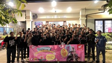 Suasana kemeriahan Booth Honda kolaborasi unik Scoopy x Paddy, yang menampilkan motor Honda Scoopy dengan sentuhan desain dari brand fashion lokal Paddy (dok Honda).
