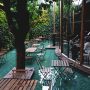 Coffee Shop di Kota Bandung yang menyajikan pemandangan estetik (in.pinterest).