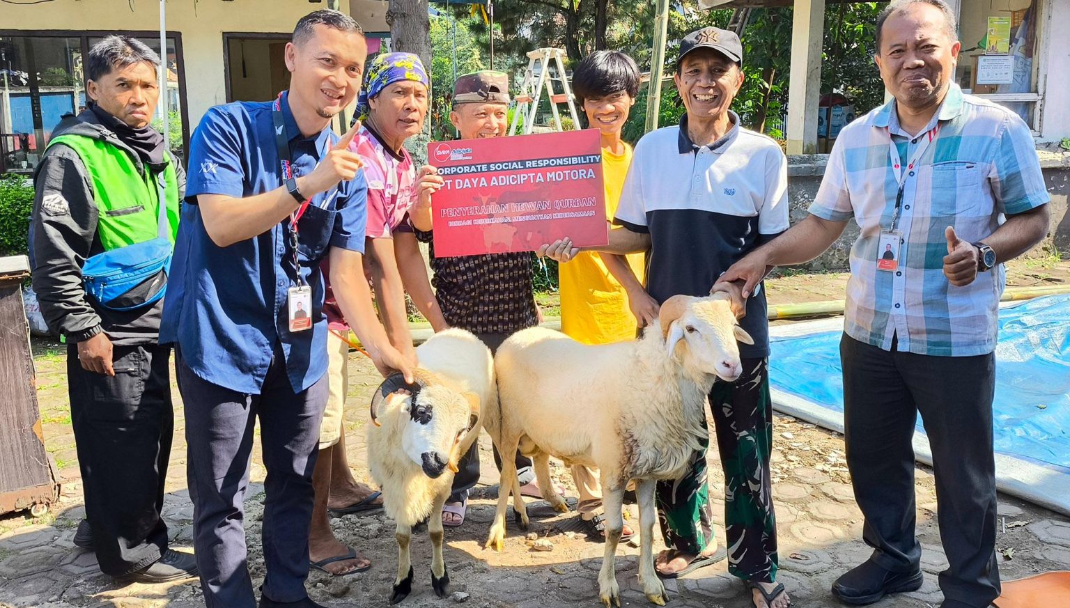 DAM Berbagi Hewan Kurban di Momen Idul Adha 1446 H (dok Honda).