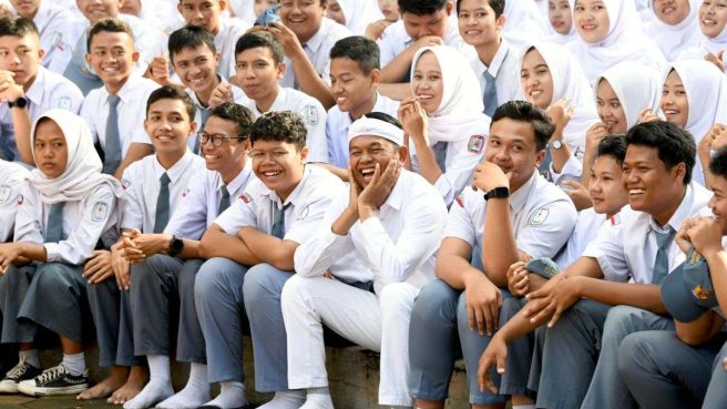 KDM Minta Sekolah Tak Beri PR Lagi Mulai Tahun Ajaran Baru (Pemprov Jabar).