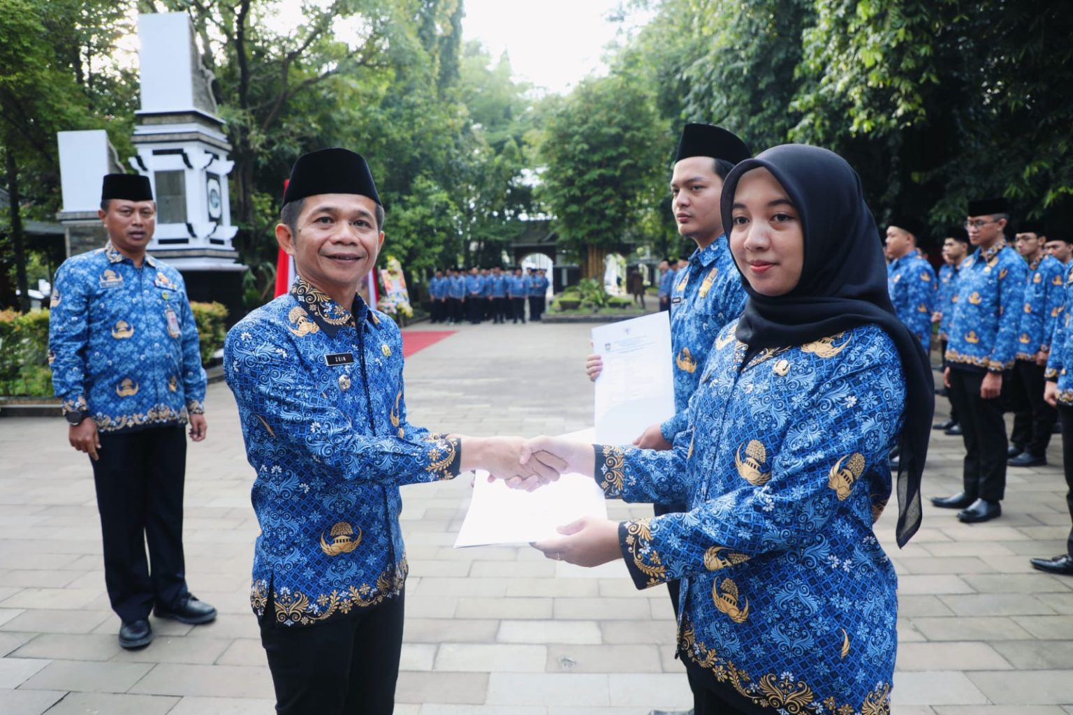 Om Zein Serahkan SK CPNS Formasi 2024 Tantangan Pengabdian sebagai Abdi Negara (dok Pemkab Purwakarta).