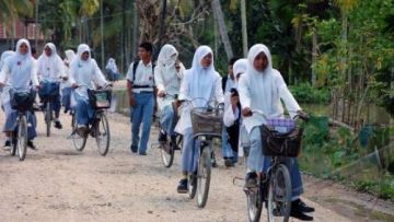 Pemberlakukan Jam Masuk Sekolah pukul 06.00 WIB (fimela).