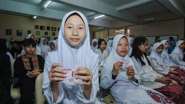 Bandung Pecahkan Rekor MURI, Serahkan 52.010 Kartu Identitas Anak (dok Pemkot Bandung).