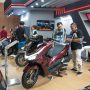 Antusiasme pengunjung mewarnai booth AHM di GIIAS 2025. Skutik Honda menjadi favorit konsumen pada pameran yang digelar di ICE, BSD, Tangerang, pada 24 Juli–3 Agustus 2025 (dok Honda).