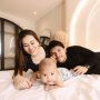 Aaliyah Massaid dan Thariq Halilintar Perlihatkan Wajah Sang Putra yang Berusia 3 Bulan