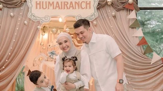 Pasangan selebritis Zaskia Sungkar dan Irwansyah (instagram@zaskiasungkar15).