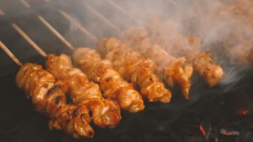Rekomendasi kuliner kulit ayam enak di Kota Bandung (kompas).